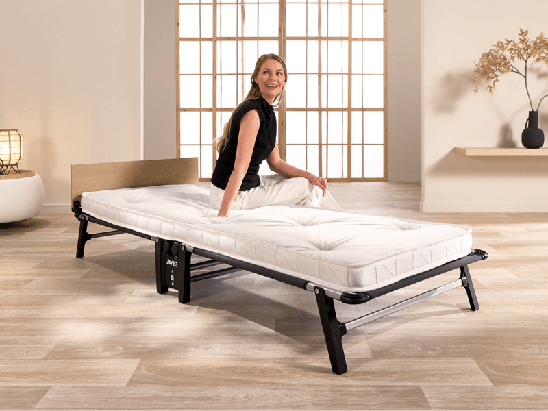 Quick Folding Bed with Pocket Sprung Mattress - image 4